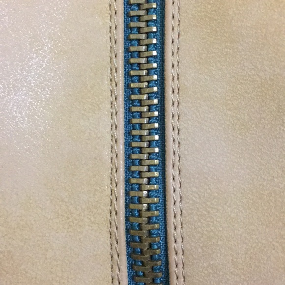 Tan boots - Picture 3 of 8